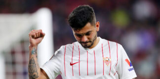‘Tecatito’ Corona cumplirá este domingo, cuando el Sevilla reciba al Almería, siete meses sin jugar