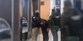 Tras recibir una llamada al 911, las autoridades se movilizaron y lograron controlar la situación sin que se registrara otro incidente o alguna persona resultara herida