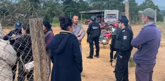 Al igual que ocurrió hace dos meses en San Miguel Totolapan, los pistoleros llegaron a un pobaldo para masacrar a varios habitantes, entre ellos un menor