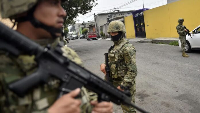 El líder del Cartel Jalisco Nueva Generación es el criminal más buscado en México y EE UU. Pese a la política de contención del Gobierno, la estrategia para cazarlo es una sucesión de ataques y venganzas