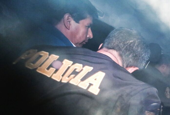 El magistrado aclaró que según el Código Procesal Penal si el fiscal requiere prisión preventiva, la detención preliminar se mantiene hasta la realización de la audiencia. El ex primer ministro continúa en la clandestinidad.