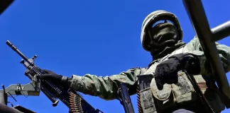 Un día después de que fue puesto en prisión, un comando armado llegó y liberó a Samuel “N”, relacionado con casos de secuestro en la región, por lo que las autoridades alertaron de su fuga