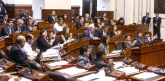 Los legisladores peruanos votaron a favor de elecciones generales anticipadas en abril de 2024 en lugar de en 2026 como estaba previsto