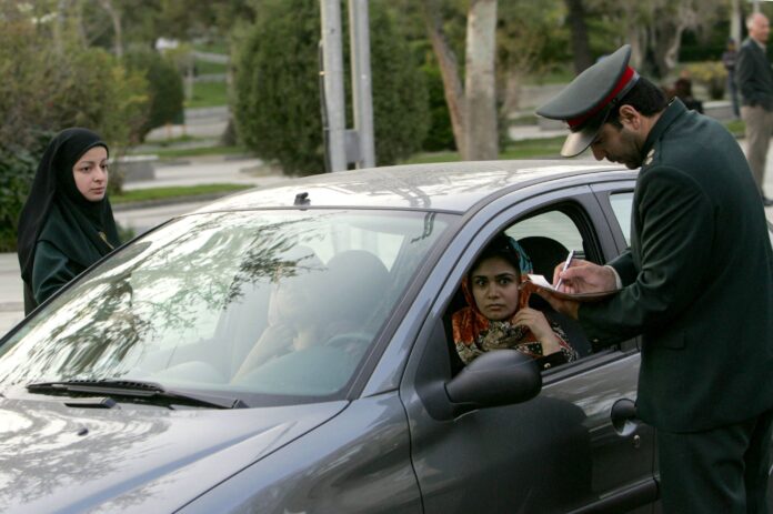 Policía del velo