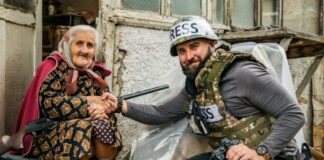 El detenido reportero independiente Pablo González, en una imagen de 2020, durante su cobertura de la guerra de Nagorno Karabaj. Foto: Cortesía de la familia
