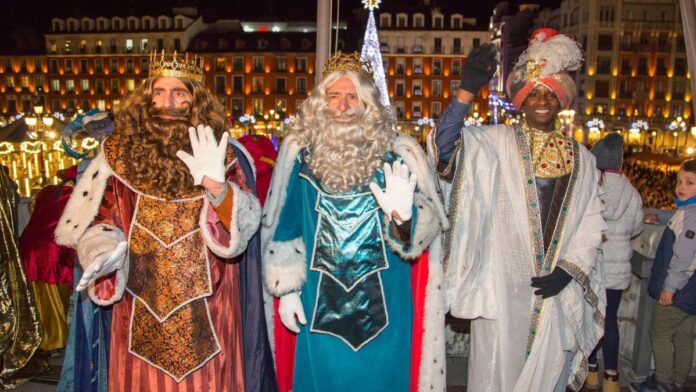 Todos los 6 de enero es el Día de los Reyes Magos. De acuerdo con la tradición católica, la fecha recuerda la adoración del Niño Jesús por parte de los tres reyes magos, quienes llevaron presentes al recién nacido. En nuestros días, eso se traduce en regalos para los más chicos.