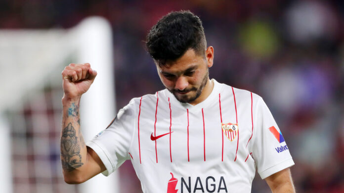 ‘Tecatito’ Corona cumplirá este domingo, cuando el Sevilla reciba al Almería, siete meses sin jugar