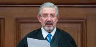 Los senadores de Morena acusaron al ministro de traición a la patria por intentar un golpe de Estado