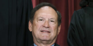 El juez de la Corte suprema de Estados Unidos, Samuel Alito, rechazó las demandas demócratas de recusación por cuestiones éticas.
