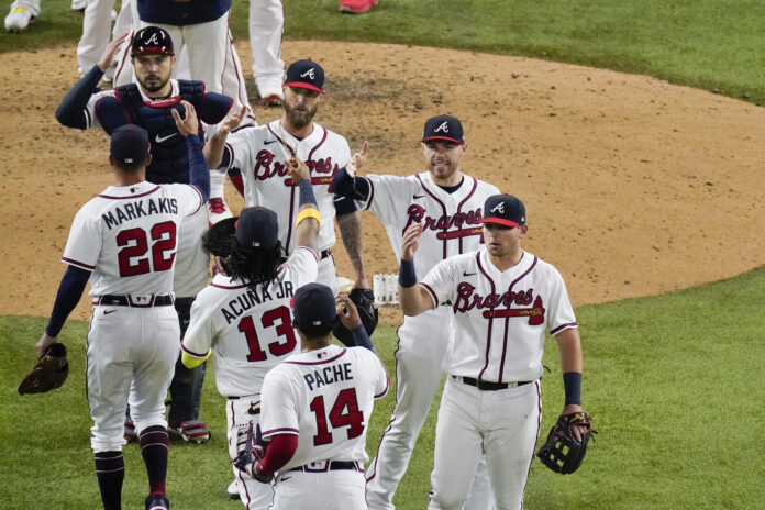 Atlanta Braves es el primer equipo de la Liga Nacional en alcanzar marca de 300 jonrones en la Liga Nacional y están cerca de alcanzar el récord de Grandes Ligas de Minnesota Twins