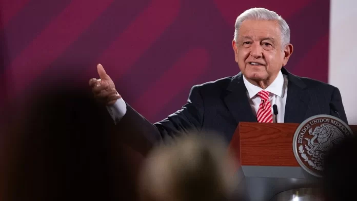 amlo Sin reparos ni matices, Andrés Manuel López Obrador hizo este martes 3 de octubre una encendida defensa del Ejército Mexicano.
