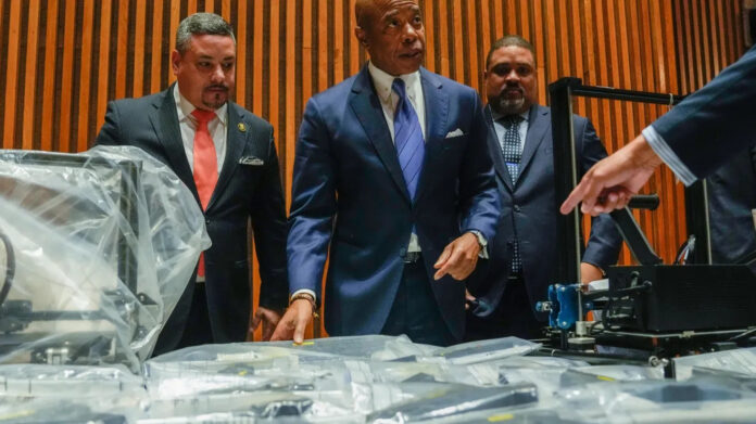 guarderias new york En menos de dos semanas, se han encontrado fentanilo y armas fantasmas en dos guarderías infanties de Nueva York con todos los permisos en orden.