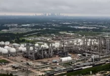 La refinería localizada en Texas, adquirida por el Gobierno en 600 millones de dólares, procesó 270.000 barriles diarios de petróleo en 2023. La mayoría de este crudo se vende en EE UU