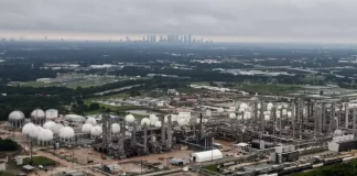 La refinería localizada en Texas, adquirida por el Gobierno en 600 millones de dólares, procesó 270.000 barriles diarios de petróleo en 2023. La mayoría de este crudo se vende en EE UU