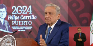 Para defender a la exjefa de Gobierno de la capital, Claudia Sheinbaum, AMLO insiste en que hay una conspiración en contra suya que se remonta a 2006.