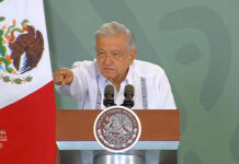 AMLO y Vila en celebración por avances en seguridad de Yucatán AMLO celebró con Mauricio Vila, gobernador de Yucatán, la participación de militares en la seguridad del estado, pese a investigación de la DEA por fentanilo.