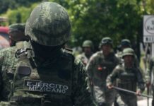 También acusó al Poder Judicial de proteger a los presuntos responsables en la desaparición de los normalistas.
