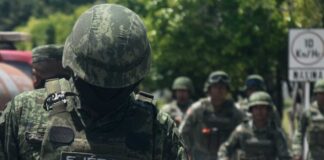 También acusó al Poder Judicial de proteger a los presuntos responsables en la desaparición de los normalistas.