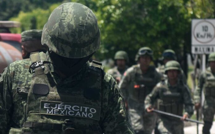 También acusó al Poder Judicial de proteger a los presuntos responsables en la desaparición de los normalistas.