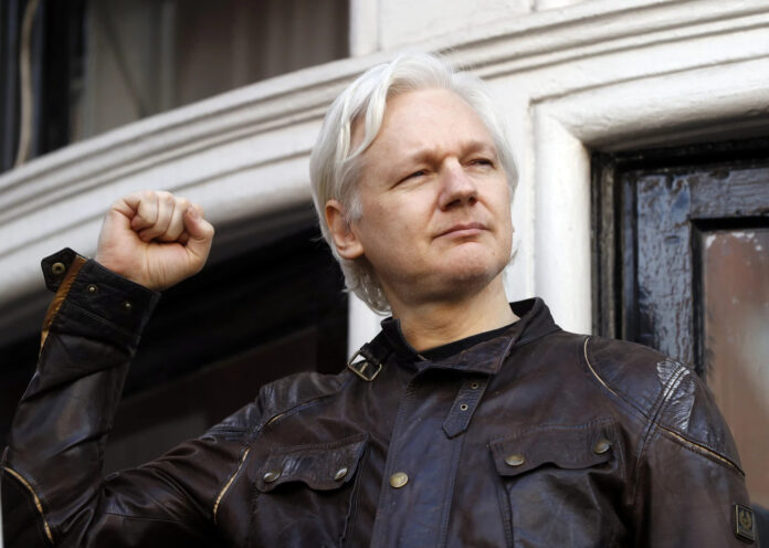 Julian Assange Julian Assange en la embajada de Ecuador en 2017. Foto: Franck Augstein / AP