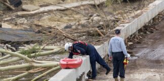 Inhundaciones en Texas dejan más de 100 muertos y 160 desaparecidos