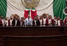 Investigan al presidente del Congreso de Michoacán por cantar narcocorrido en el Pleno