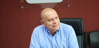 Tacha de “clasista” Cuauhtémoc Estrada la postura del gobierno de Maru Campos