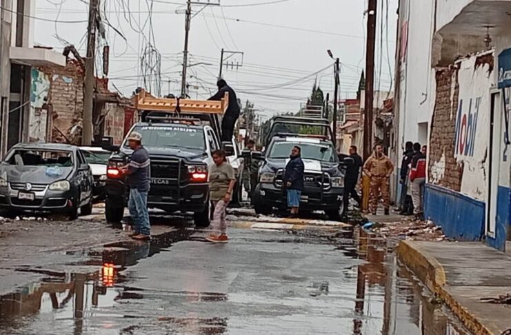 Atentado con coche bomba frente a una comandancia en Zacatecas deja siete heridos