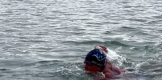 Mexicana Arleen González rompe récord mundial tras nadar en las heladas aguas del Ártico