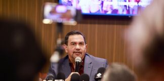 Cruz Pérez Cuéllar responde a denuncia por barredoras: acusa a Chihuahua capital de sobrecostos y asegura que «les saldrá el tiro por la culata»
