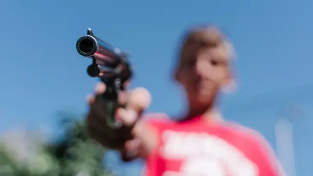 Estudiantes en EE. UU. compran armas de alto poder para surtir a cárteles mexicanos: NYT