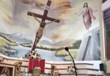 Captan en video el momento exacto en que un crucifijo cae y mata a un sacerdote en Guayaquil