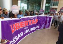 Militantes del PAN cercan Ciudad Judicial: Con mantas y pancartas exigen liberar a César Jáuregui